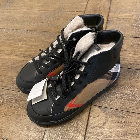 *RARE* Burberry Children Mini Haypark Sneaker - Picture 2 of 13